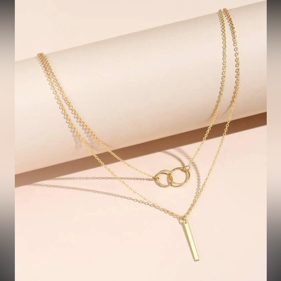 Geometric layered chain necklace with circle and bar pendants gold - Picture 4 of 9